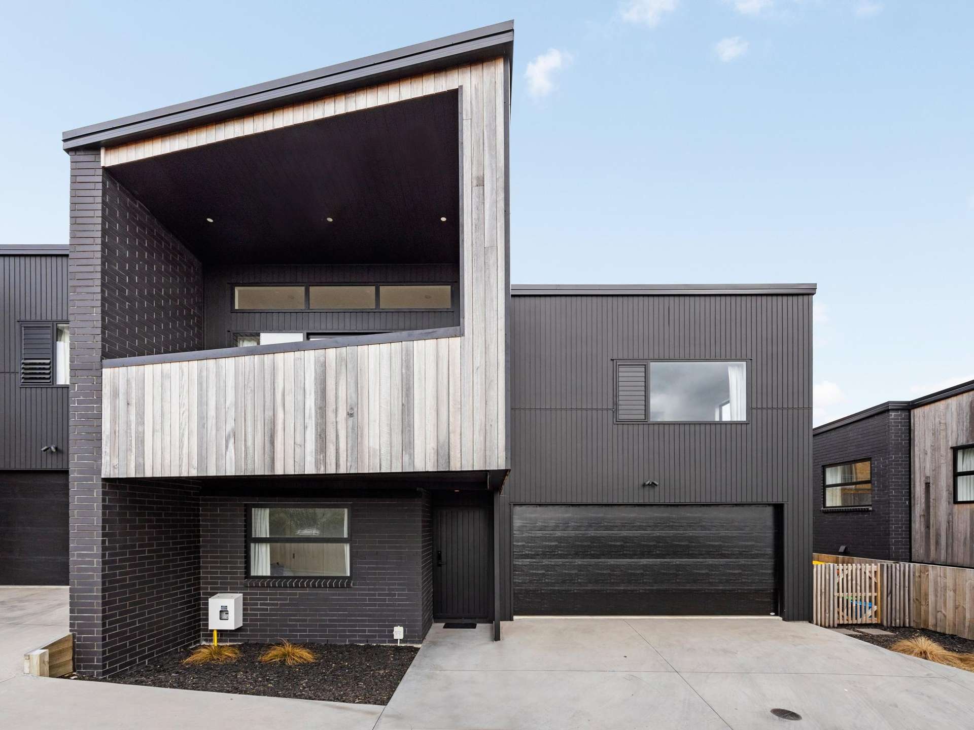 2/7 Tarbett Road Hillcrest_0