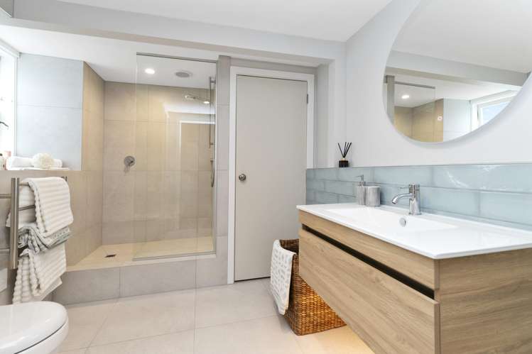 188 Golf Road Titirangi_19