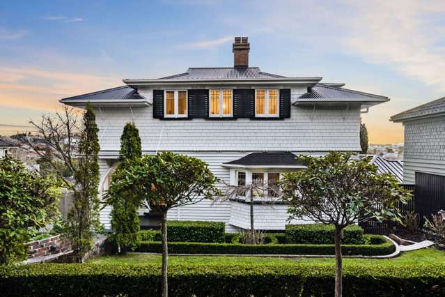 Artist couple quits Remuera for Otago, renovated family bungalow for sale