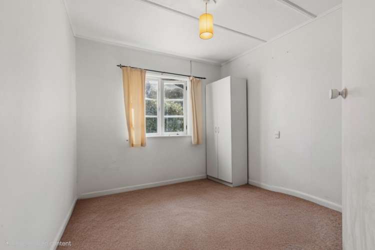 2 Ettrick Place 11139_4