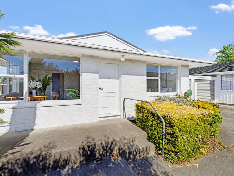 1/17 Lake Terrace Road_1