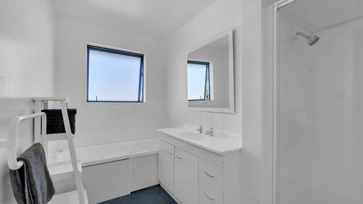 275 Plaskett Road Fernside_13