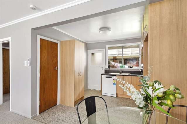 2/246 Main Road Tawa_3