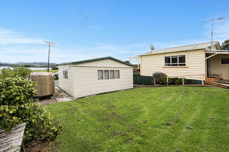 8 Hugh Barron Way Whananaki_33