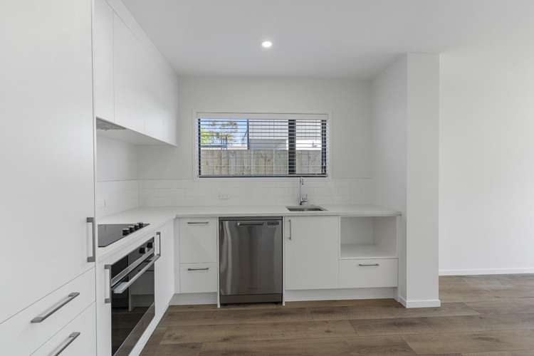 2a Stokes Avenue Te Atatu Peninsula_5