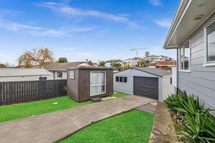 197 Mahia Road Wattle Downs_22