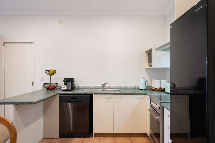 2/402 Cambridge Terrace Naenae_5