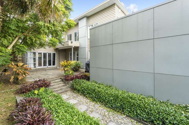 8 Roy Maloney Drive Henderson Heights_26