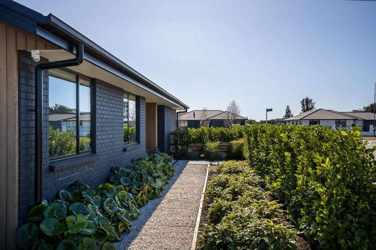 29 Honeyfield Drive Whalers Gate_26