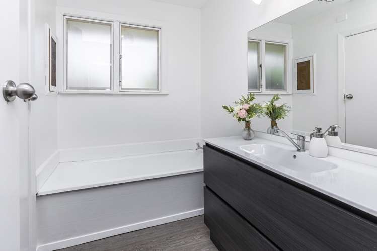 18 Hurunui Street Cracroft_9