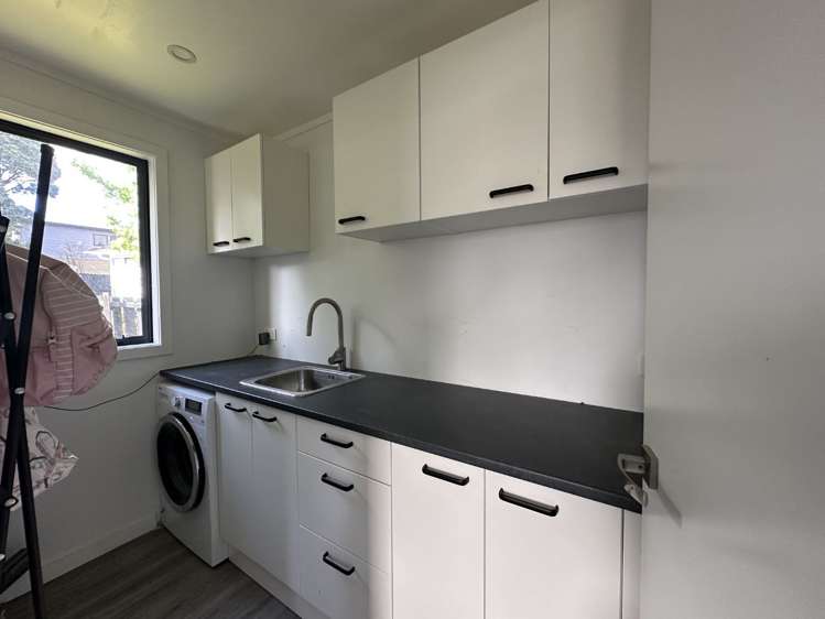 125 Solar Road Glen Eden_5