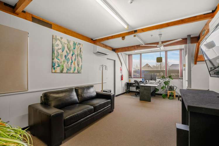 26 The Mall Cromwell_11