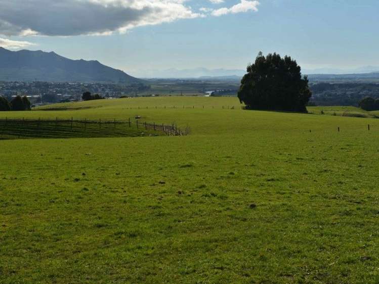 144 Mountain Road Gore Surrounds_1