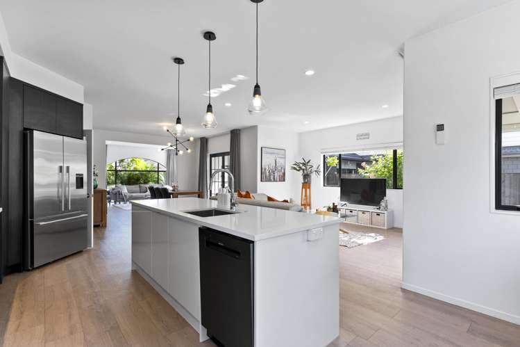 19 Pine Harbour Parade Beachlands_12