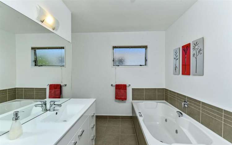 1/305 East Coast Road Mairangi Bay_3