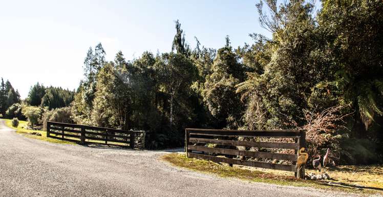4 Terrace View Hokitika_29