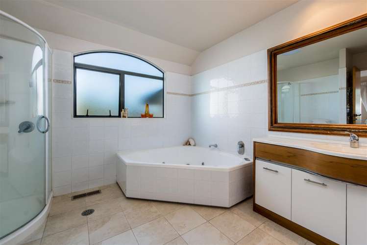 14 Hamana Street Narrow Neck_14