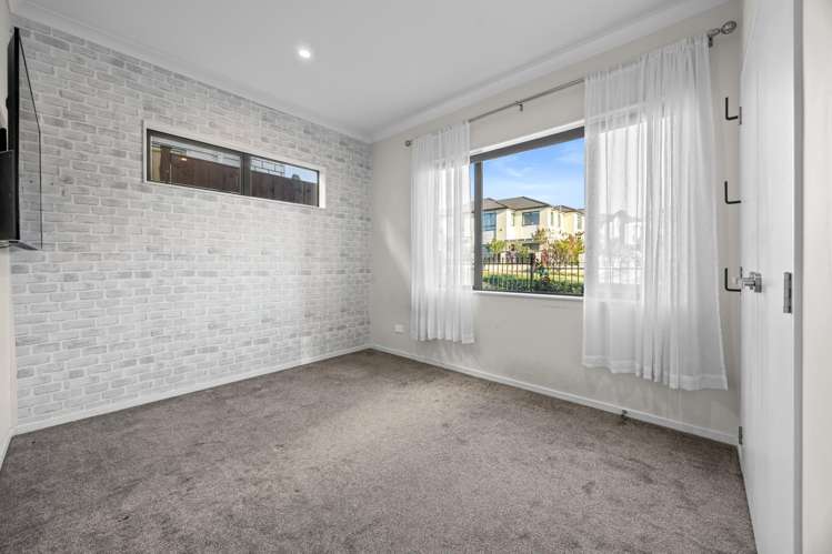 16 Lime Hill Rise Flat Bush_17