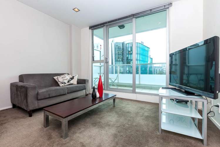 303/85 Beach Road City Centre_2