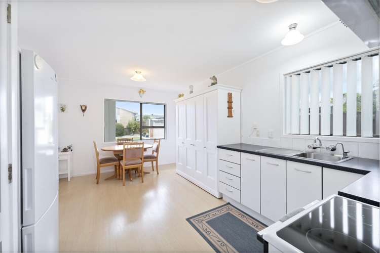 2/9 Annette Avenue Te Atatu South_16