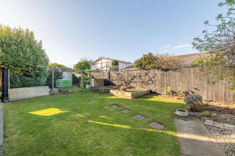 18 Delaware Crescent Russley_21