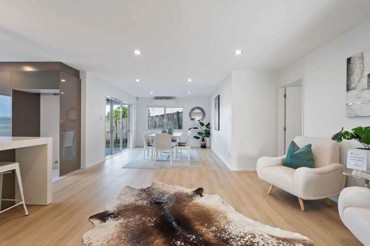 98 Medallion Drive Oteha_6