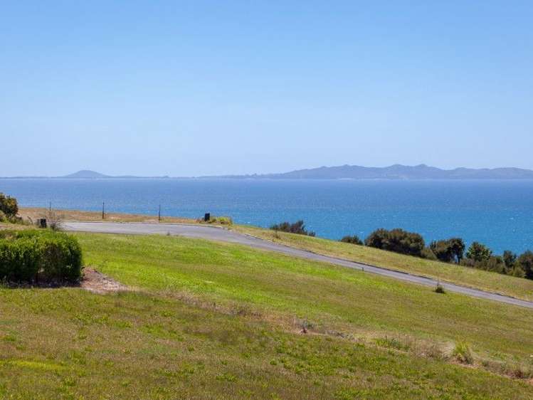 32 Eagles Way Cable Bay_24