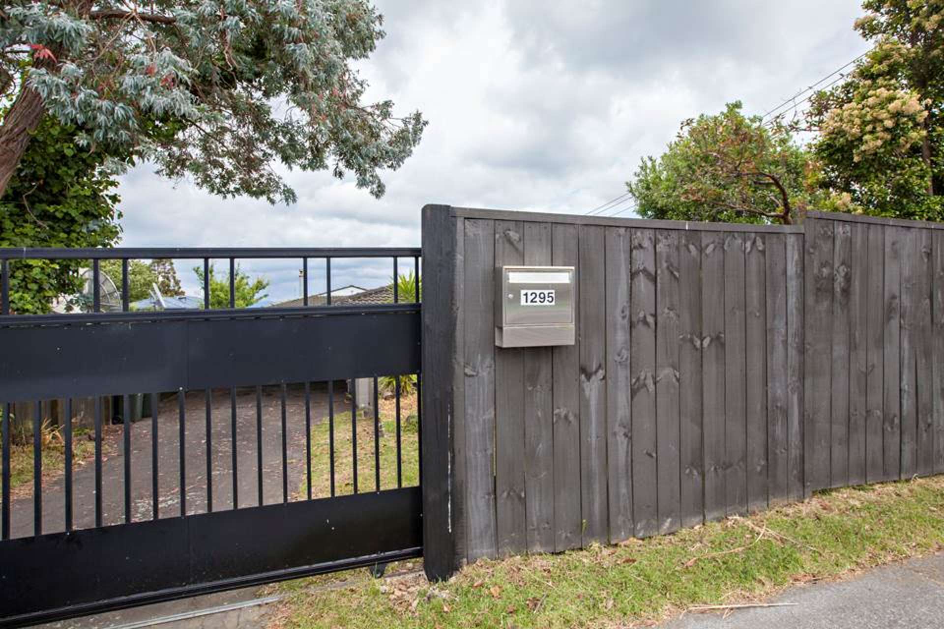 1295 Dominion Road Mount Roskill_0