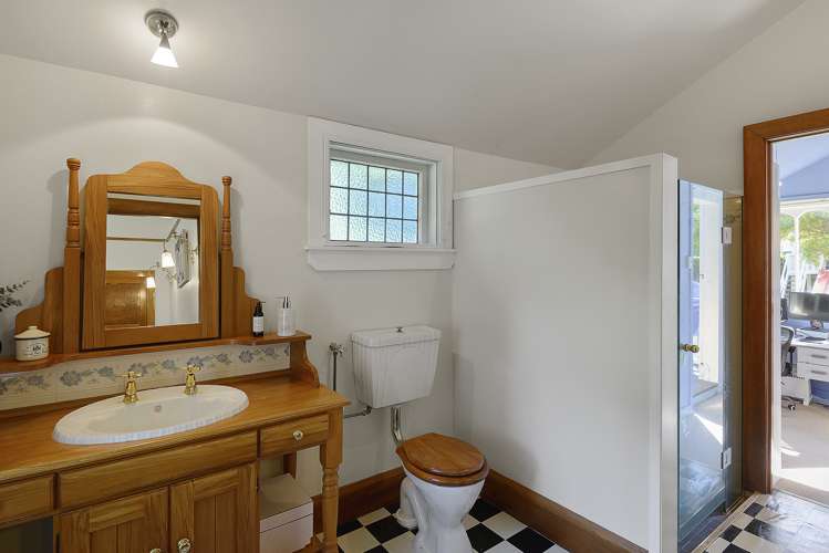 1661 North Eyre Road West Eyreton_11