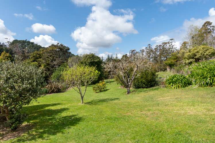 1132 Peak Road Helensville_17