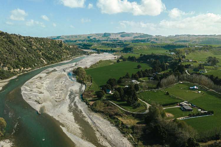 216 Rowes Road Hunterville_33