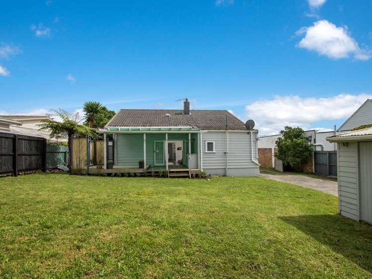 8 Smale Street Point Chevalier_13