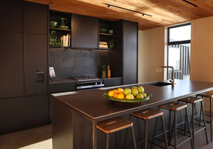 81 Piha Road Piha_12