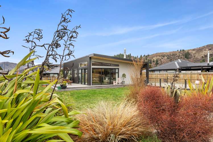 3 Cooper Crescent_0