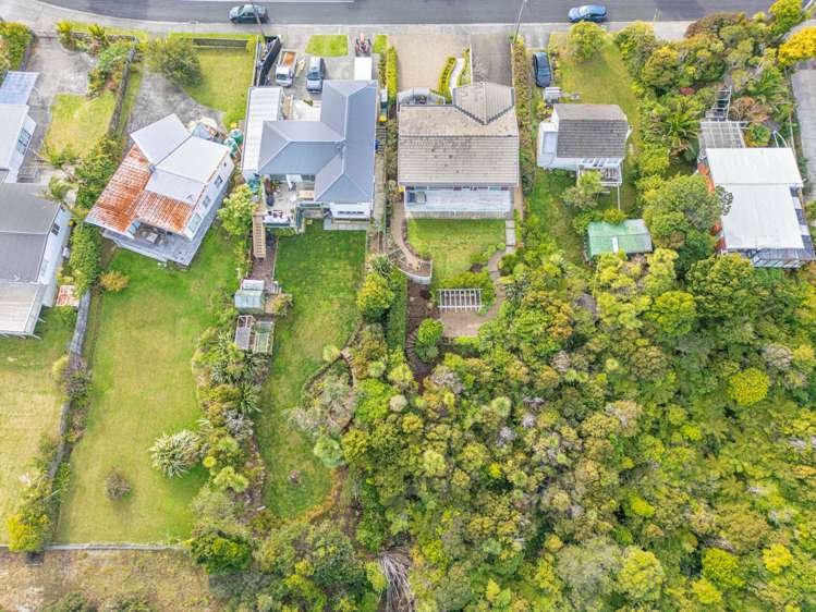 35 Roberts Road Matakatia_29