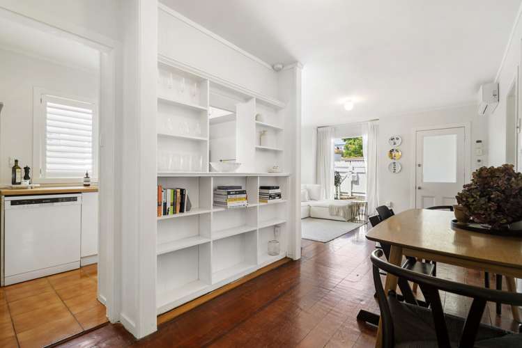 2/12 Webber Street Westmere_4