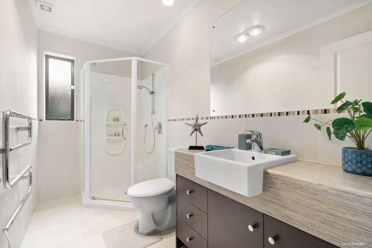 2 Solstone Place Flat Bush_9
