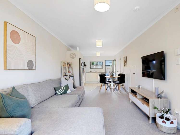 4/94 Glengarry Road Glen Eden_0