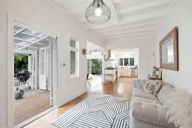 5 Roland Road Greenhithe_5