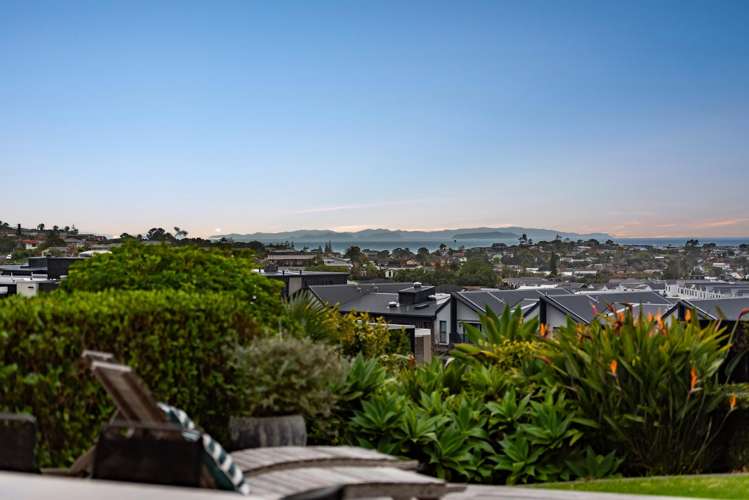 22 John Dee Crescent Red Beach_11