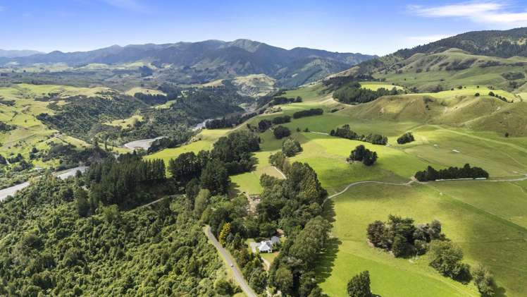 1 Takapari Road Pohangina_5