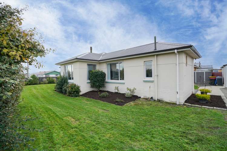 200 Pomona Street Strathern_15