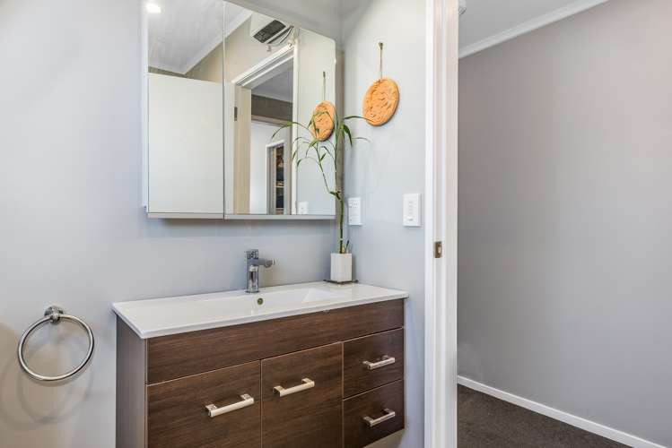 33 Margaret Road Raumati Beach_13