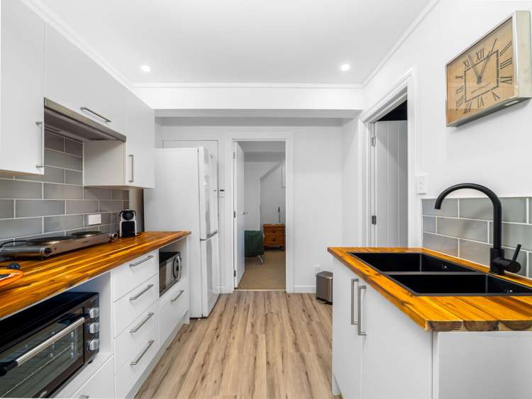 3 Lichen Grove Russell_16