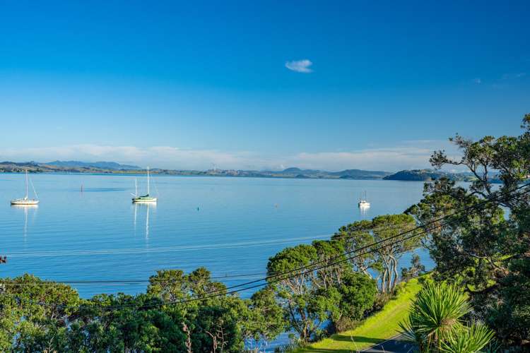 1985 Whangarei Heads Road_0