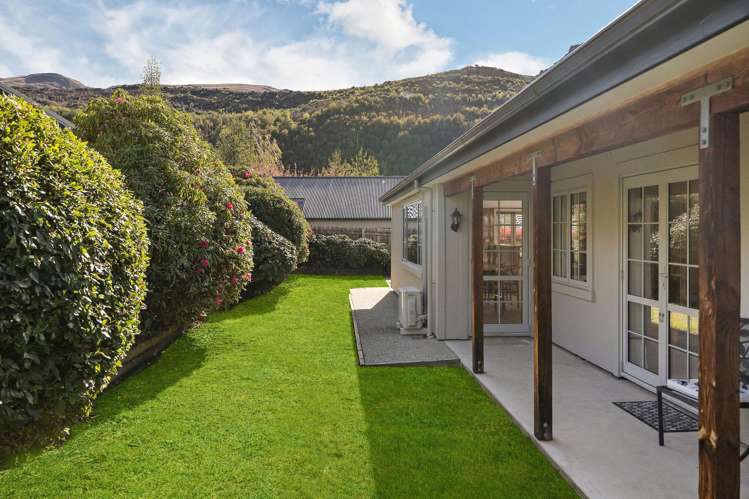 9 Innes Place Arrowtown_23