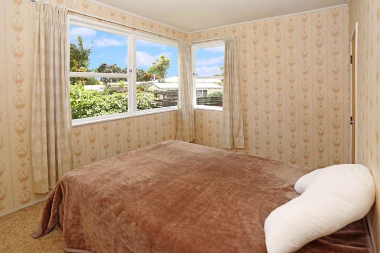 18 Miltonia Avenue Te Atatu South_13