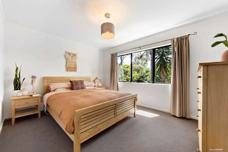 87 Captain Scott Road Glen Eden_6