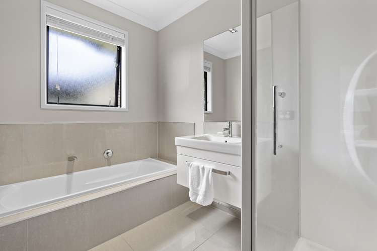 38 Tulip Drive Cambridge_14