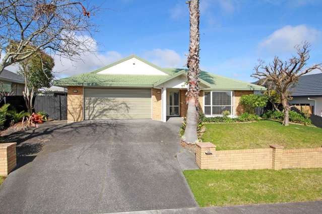 Executive 4 Bedroom Family Haven with Spa Pool